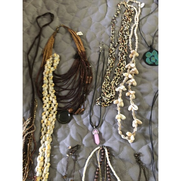 Vintage Boho ESTATE Lot Of 1970's & 80's Necklaces  RESALE 26 Pieces - Picture 6 of 10